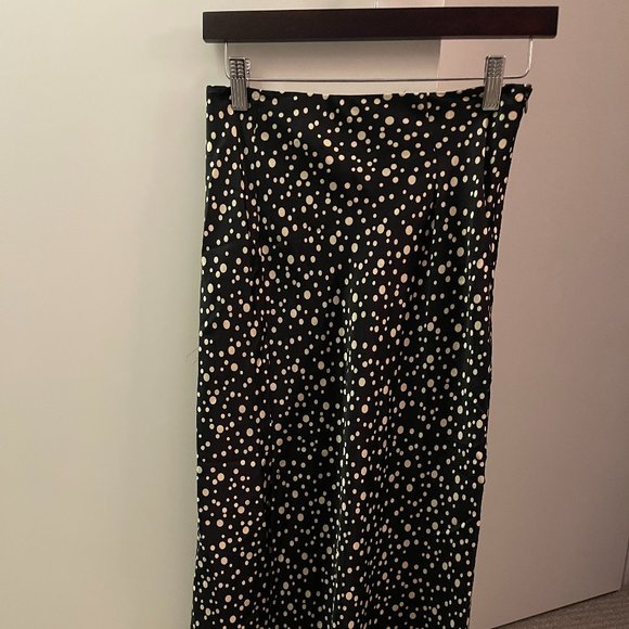 High-waisted satin effect side slit midi skirt with side ruching - Picture 3 of 3